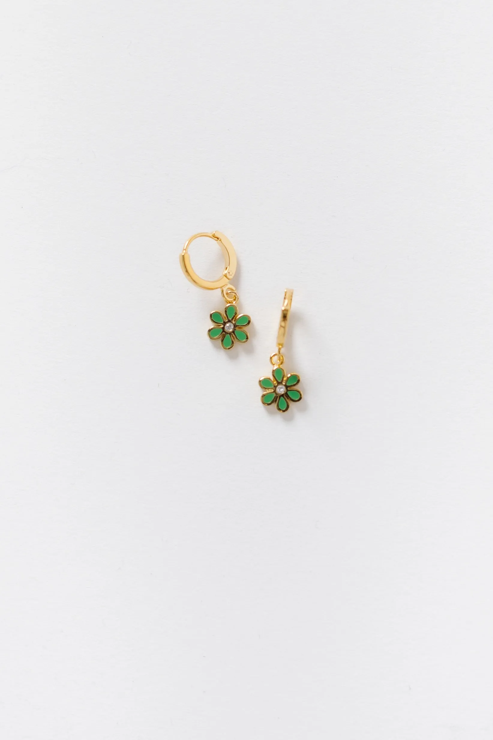 Cove Dainty Daisy Earrings