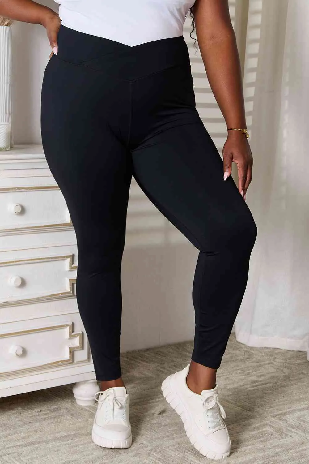 Explore More Collection - Basic Bae V-Waistband Sports Leggings