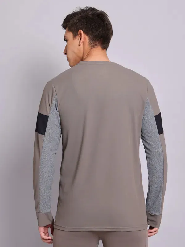 Men Colorblock Slim Fit Crew Neck T-shirt with TECHNOLITE