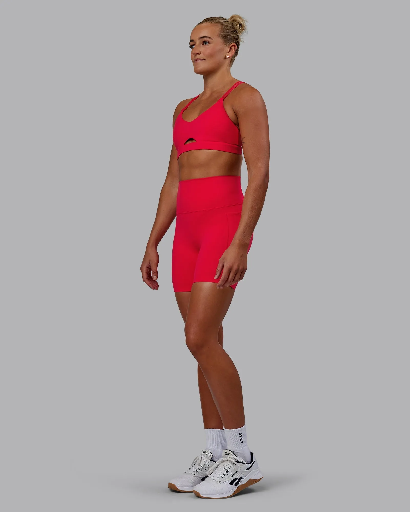 Pursue Sports Bra - Scarlet