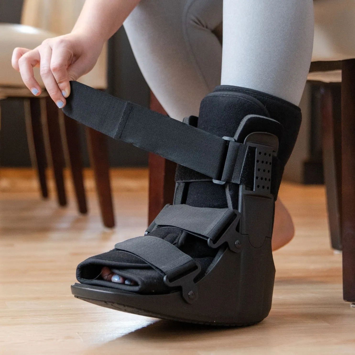 Short Walking Boot | Orthopedic Broken Toe Brace for Fast Recovery from Fractures and Foot Injuries